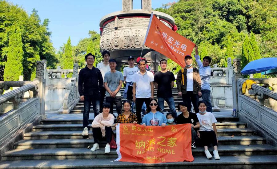 濾光片生產(chǎn)員工合影 濾光片生產(chǎn)員工合影