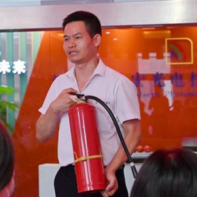 安全工作無(wú)小事 納宏光電開(kāi)展消防疏散演練
